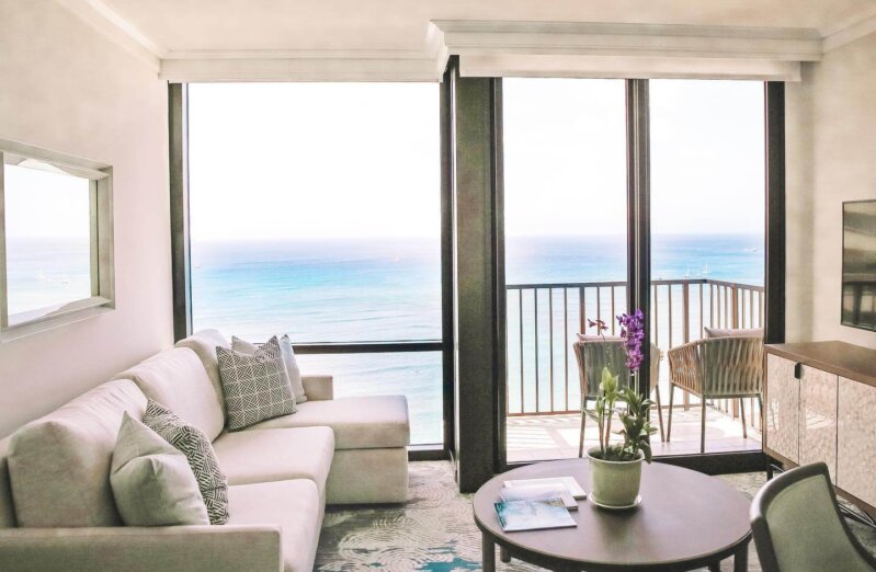 Living area of Halepuna Suite