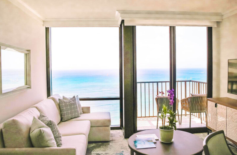 Living area of Halepuna Suite