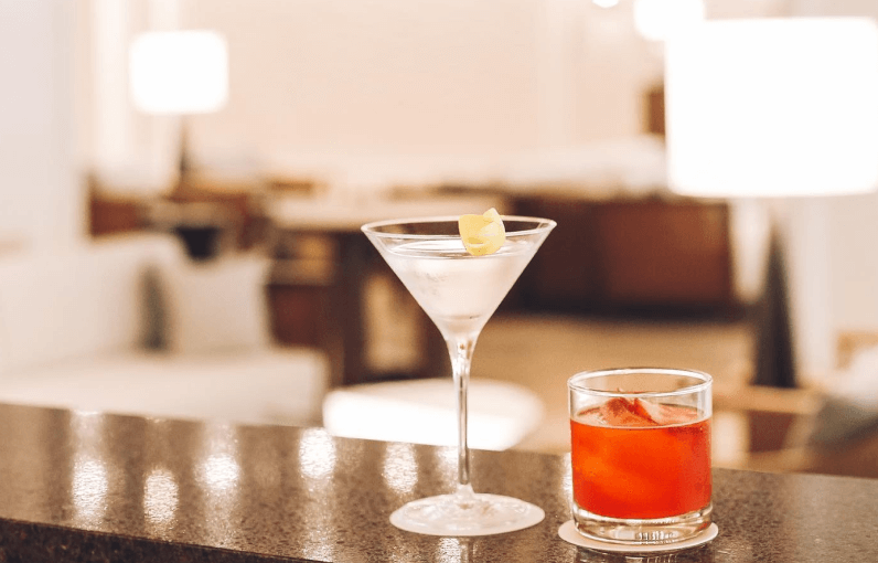 Cocktail at Halepuna lounge